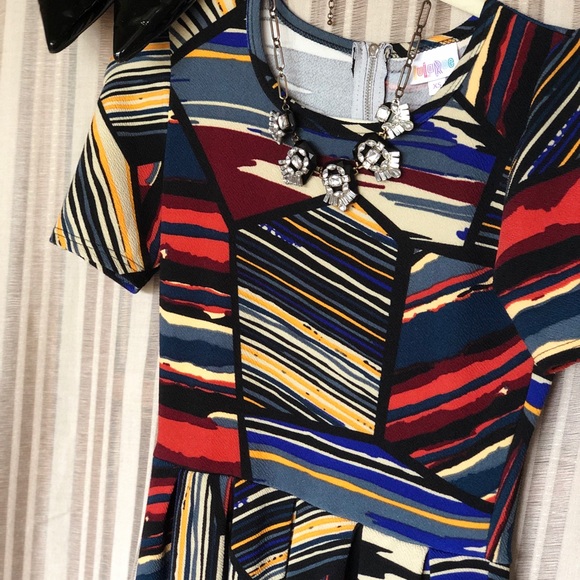 LLR | Stretchy Retro Silhouette Patterned Dress - Picture 2 of 4